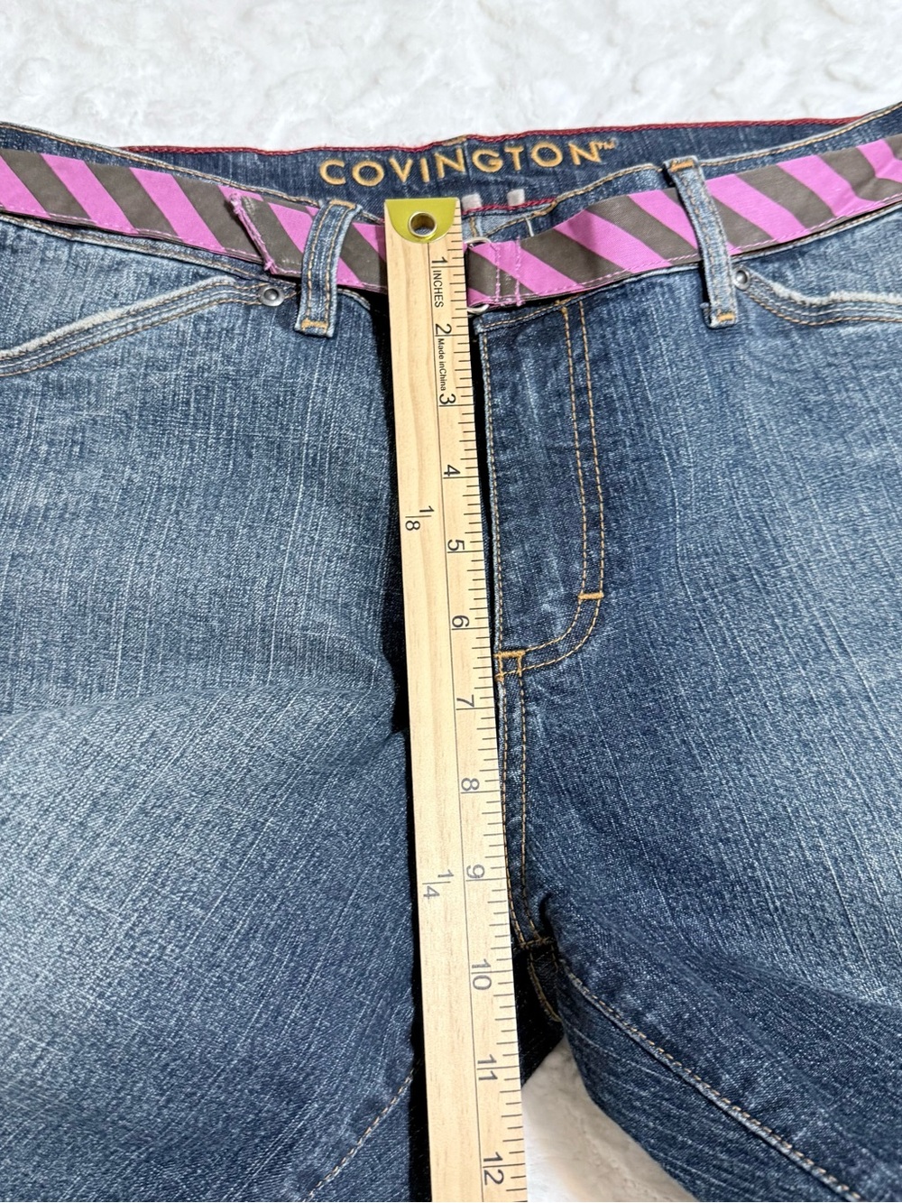 Covington Women's Dark Blue Flare Jeans with Pink Striped Belt - Size 6 - Picture 10 of 16